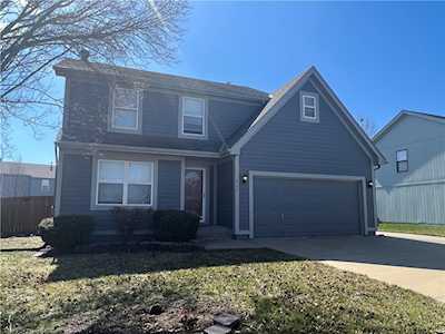 917 E Pumpkin Ridge St Gardner, KS 66030