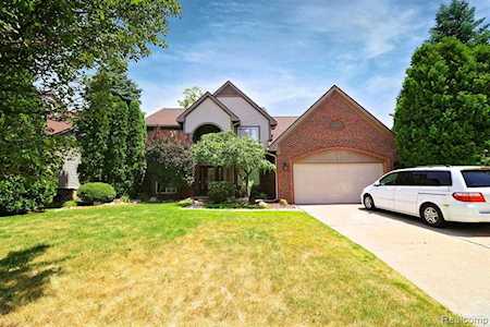 29426 Chelsea Crossing Farmington Hills, MI 48331