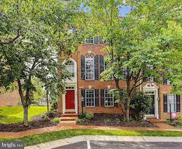 43775 Apache Wells Terrace Leesburg, VA 20176