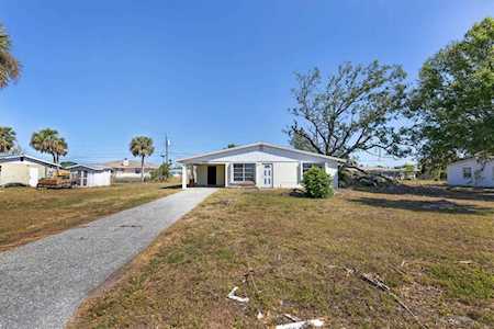 866 E 3rd St Englewood, FL 34223