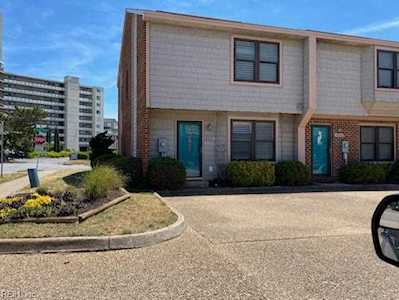 2312 Breakers Ct Virginia Beach, VA 23451