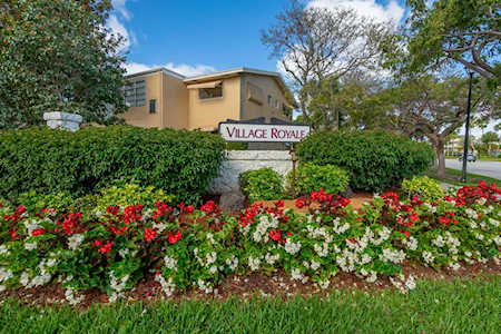 2213 NE 1st Court #203 Boynton Beach, FL 33435