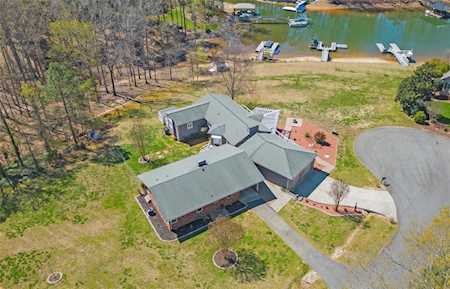7580 Woods Cove Ct Denver, NC 28037