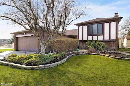 13772 Imperial Ct Sterling Heights, MI 48312
