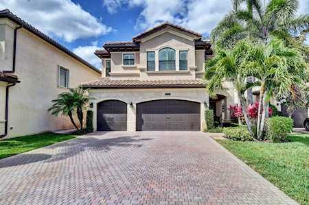8157 Lawson Bridge Lane Delray Beach, FL 33446