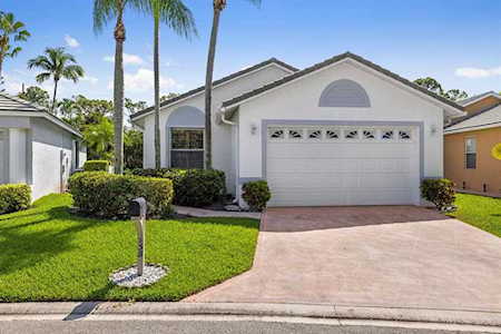 138 Harbor Lake Circle Green Acres, FL 33413