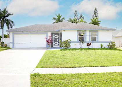 1020 NW 5 Ave Boynton Beach, FL 33426