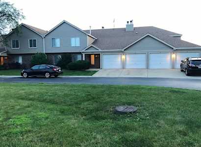 7020 Newport Dr #204 Woodridge, IL 60517