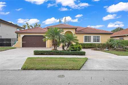 15806 SW 100th Ter Miami, FL 33196