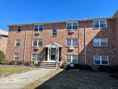 4 Colonial Village Dr #9 Arlington, MA 02474