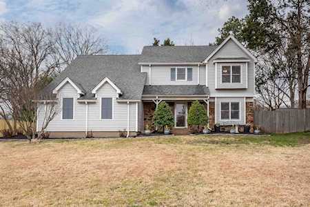 8030 Farindon Dr Germantown, TN 38138