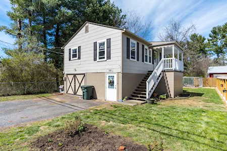 430 1/2 S Riverside Dr Elizabethton, TN 37643