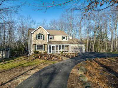 45 Carmel Dr Plymouth, NH 03264