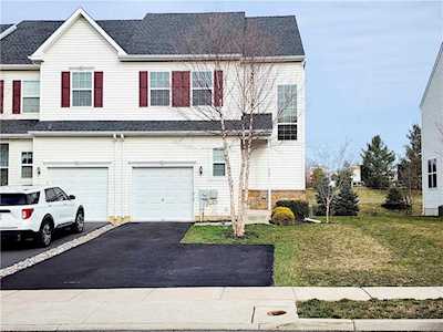 969 King Way Breinigsville, PA 18031