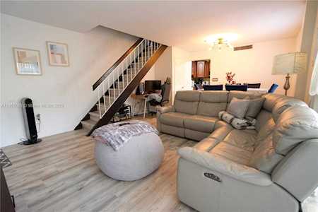 1570 W 46th St #232 Hialeah, FL 33012