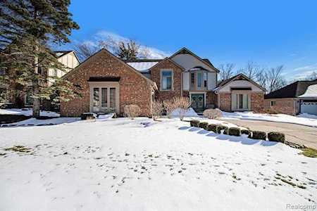 3187 Kilburn Rochester Hills, MI 48306