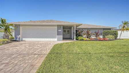 2449 Yorkshire Dr Sarasota, FL 34231