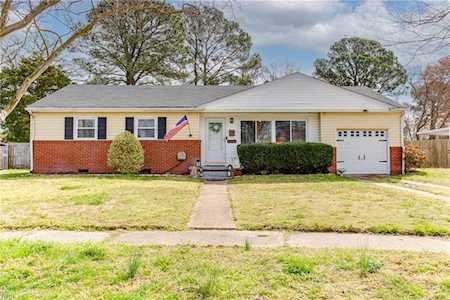 8256 Wedgewood Dr Norfolk, VA 23518