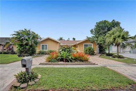 1211 SW 83rd Ave North Lauderdale, FL 33068
