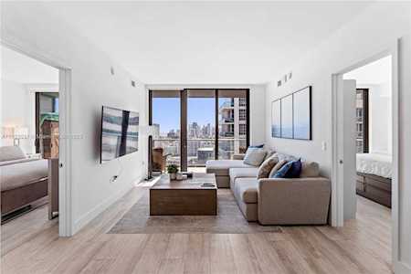 121 NE 34th St #3002 Miami, FL 33137