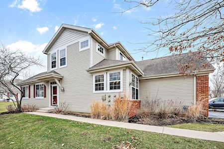 228 Birch Ln St. Charles, IL 60175