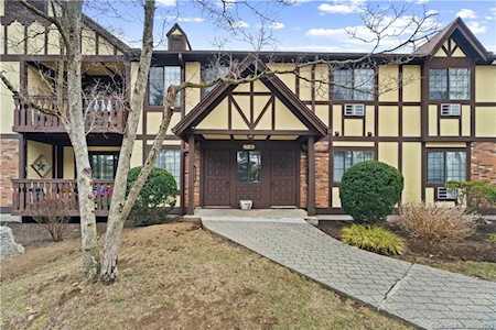 21 Roxbury Lane #21 Bridgeport, CT 06606