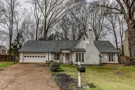 1993 Wine Leaf Dr Germantown, TN 38139