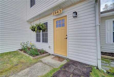 3943 Pollypine Dr Virginia Beach, VA 23452