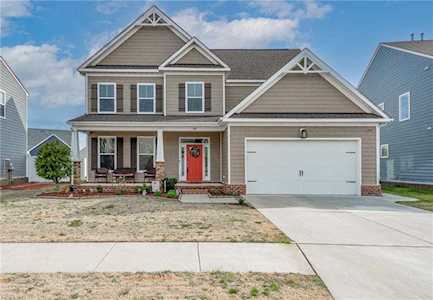 113 Station Dr Suffolk, VA 23434