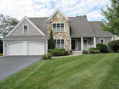 421 Shining Rock Dr Northbridge, MA 01534