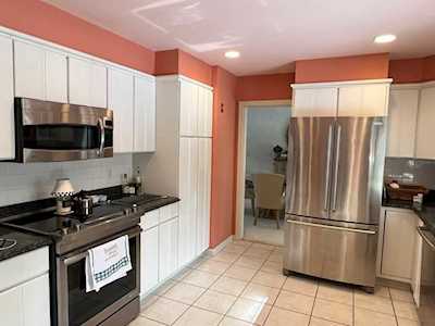14 Old Lantern Cir Paxton, MA 01612