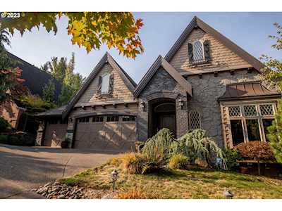 9641 SE Nicholas DR Happy Valley, OR 97086