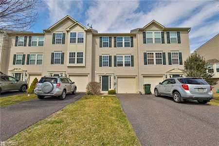 7851 Red Hawk Ct Breinigsville, PA 18031
