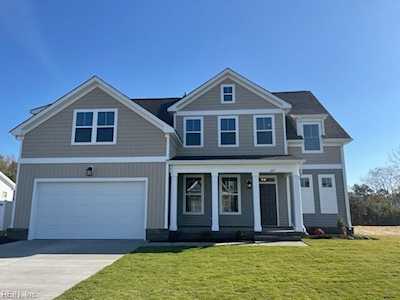 621 Hayes Dr Chesapeake, VA 23320
