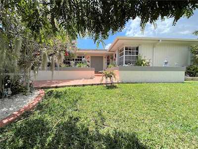 9760 SW 214th Ter Cutler Bay, FL 33189