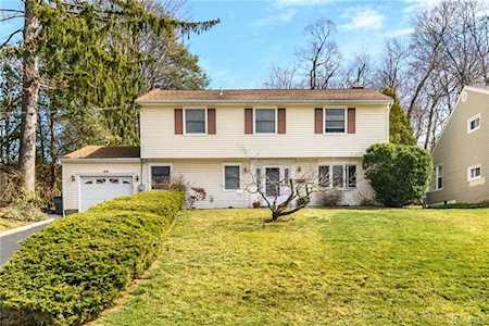44 Valley View Terrace Mount Kisco, NY 10549