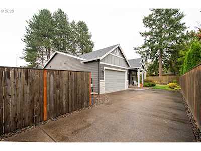 674 NE 49th AVE Hillsboro, OR 97124