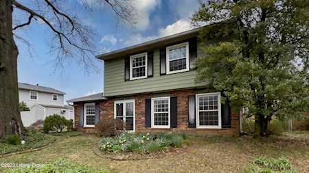 1717 Cimmaron Trail Louisville, KY 40223