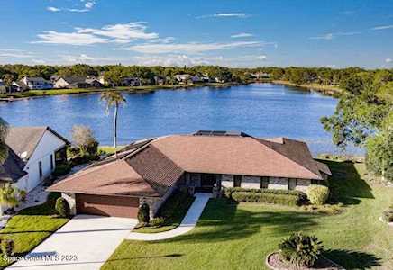 537 Crystal Lake Drive Melbourne, FL 32940