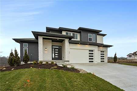 365 NW Patch Ct Lee's Summit, MO 64081