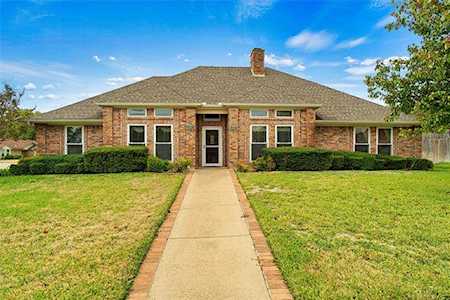 3001 Hurstview Drive Hurst, TX 76054