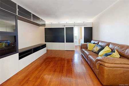 517 Riverdale Ave #6D Yonkers, NY 10705