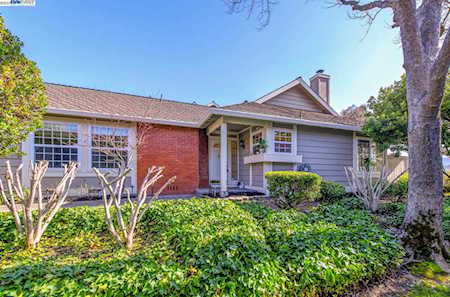 531 Silver Lake Dr Danville, CA 94526