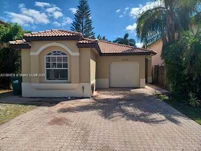 11240 NW 51st Ter Doral, FL 33178