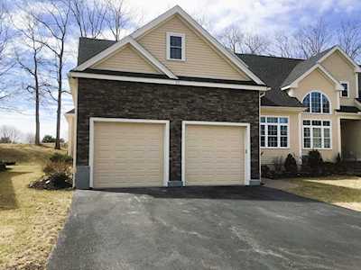 77 Fairway View Drive #104 Sutton, MA 01590