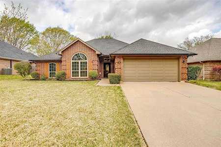 121 Sandlewood Lane Burleson, TX 76028