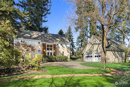 10646 NE Valley Rd Bainbridge Island, WA 98110