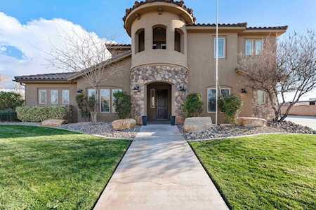 110 E Stonehedge DR Washington, UT 84780