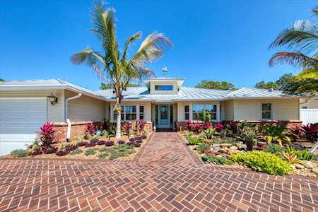 2053 Golf View Dr Dunedin, FL 34698