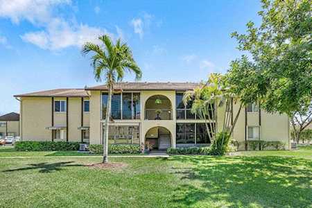 308 Pine Ridge Circle #C2 Greenacres, FL 33463